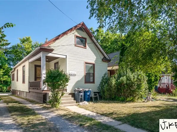 911 Woodlawn Ave, Ann Arbor, MI 48104