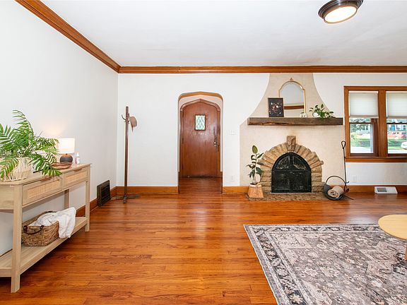5th image of 4221 Sheridan Ave