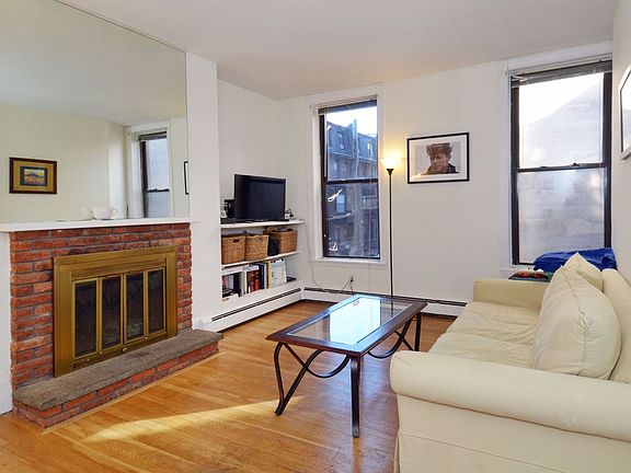 49 Gloucester #5 Boston - Back Bay Unit Photo 3