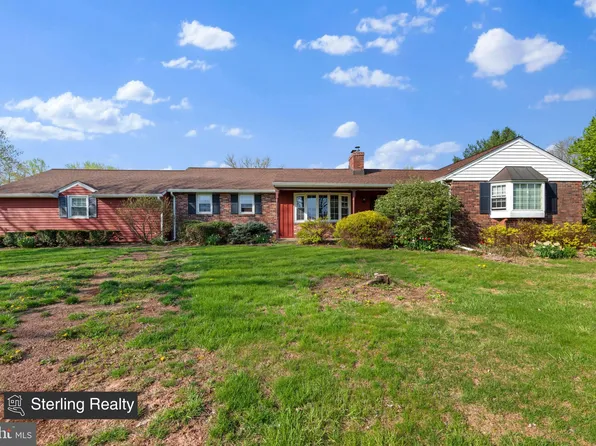 5 Highland Park Rd, Sellersville, PA 18960