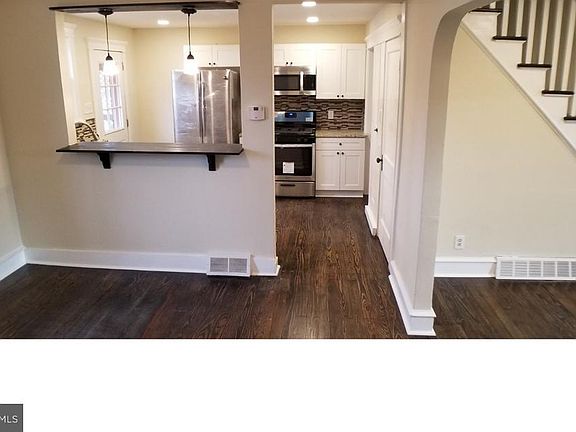 3rd image of 843 Woodland Ave