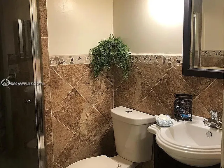 9440 SW 8th St #402 — Photo 10