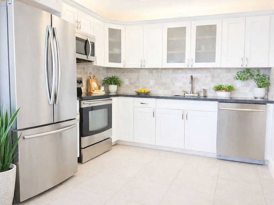 1st image of 1905 Bermuda Cir APT L4