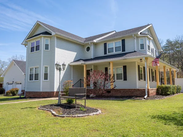 494 Canyon Park Dr, Trenton, GA 30752