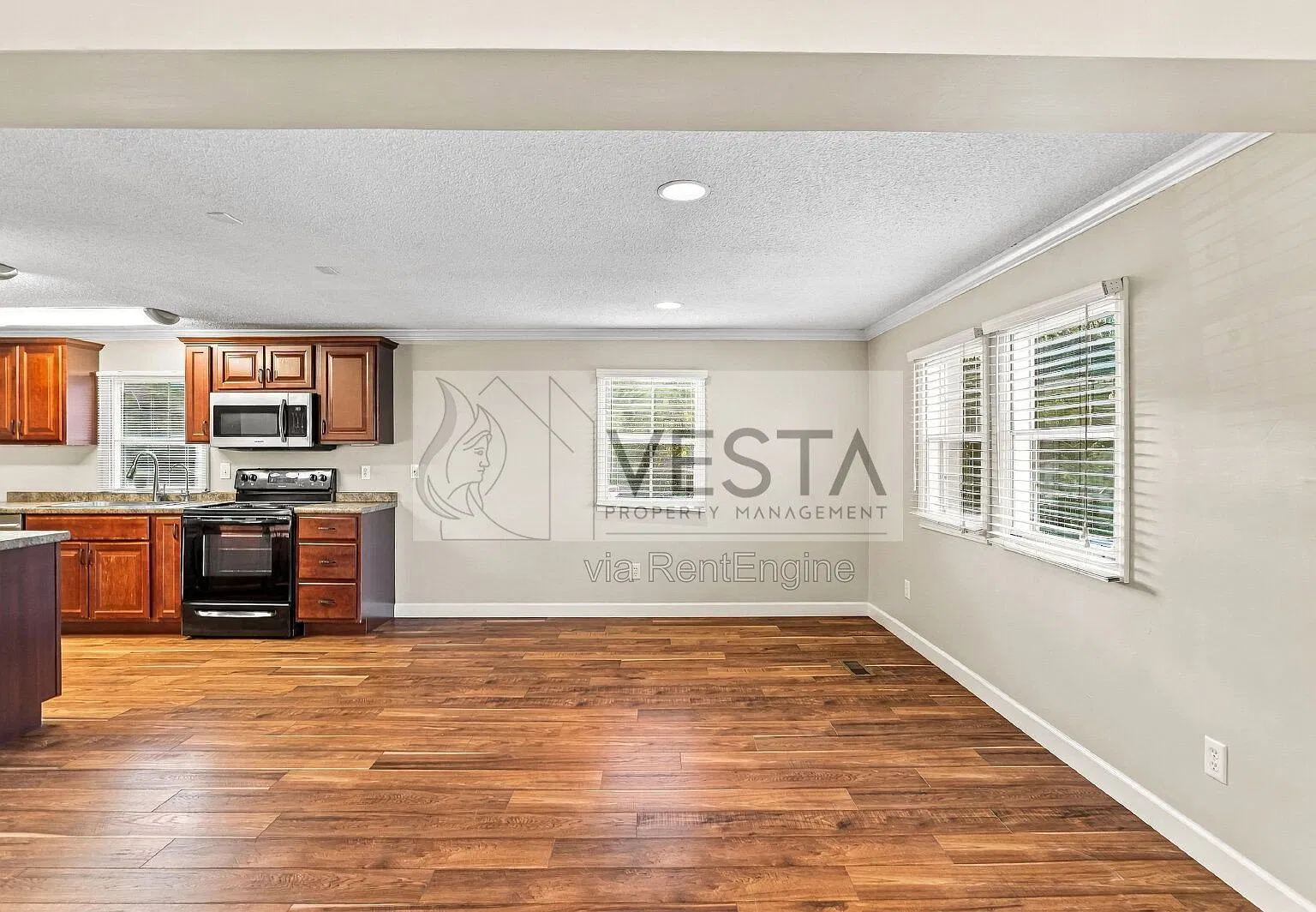 3 bed, 2.0 bath, $2,300 — Photo 3