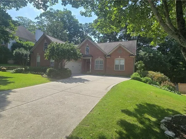 2515 Chandler Grove Dr, Buford, GA 30519