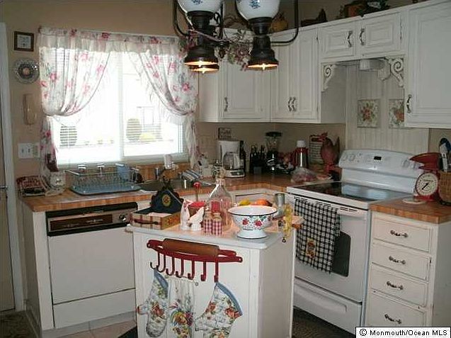 2nd image of 756 Liverpool Circle #A