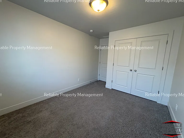 140 S Emery Ln — Photo 11