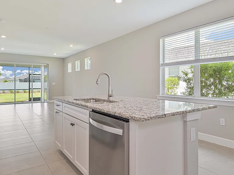 42218 Edgewater Dr — Photo 3