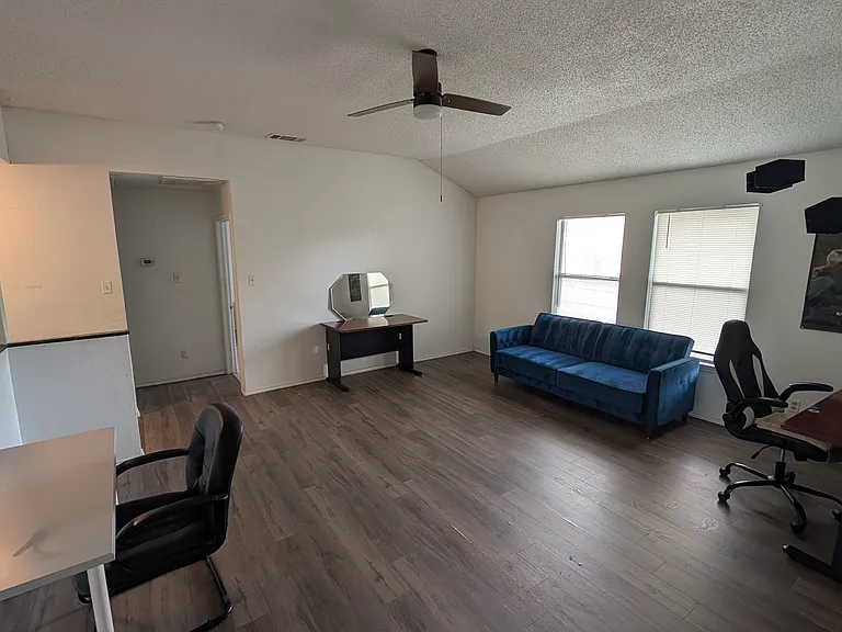 3216 Meadowview Dr — Photo 13