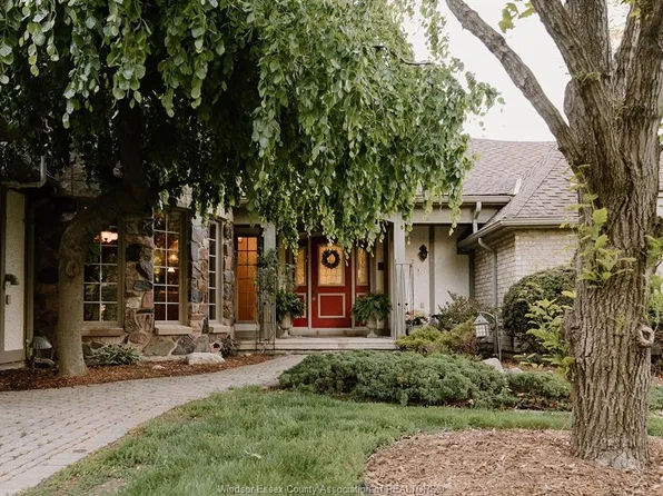 1221 Surf Club Dr, Lakeshore, ON N0R 1S0