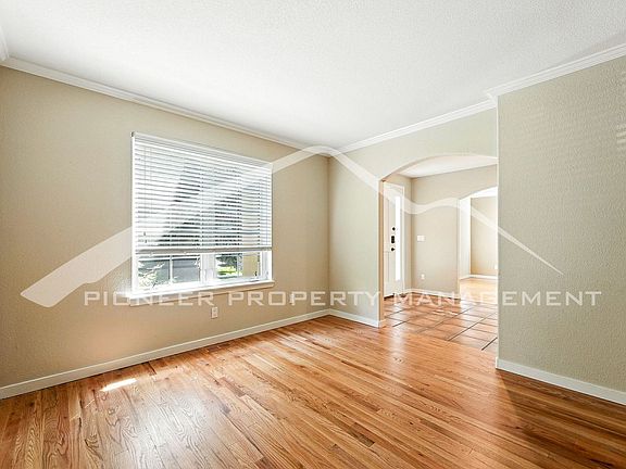 5th image of 2333 S Saint Paul St