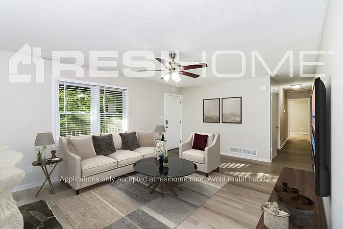 4 bed, 2.0 bath, 2048 sqft, $2,000 — Photo 4