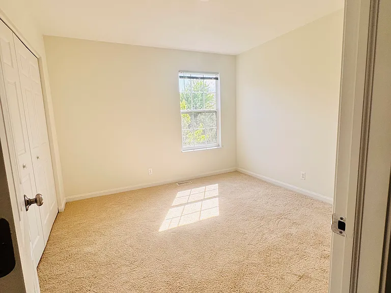 61 Melrose Ct — Photo 23