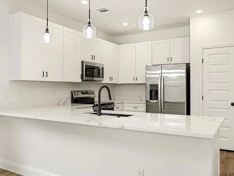 5714 Barkridge Dr — Photo 7