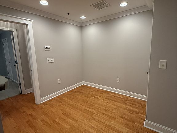 3rd image of 490 Barnett Shoals Rd Unit 913-1-913