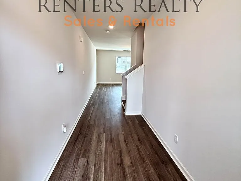 223 Maple Spring Trl — Photo 3