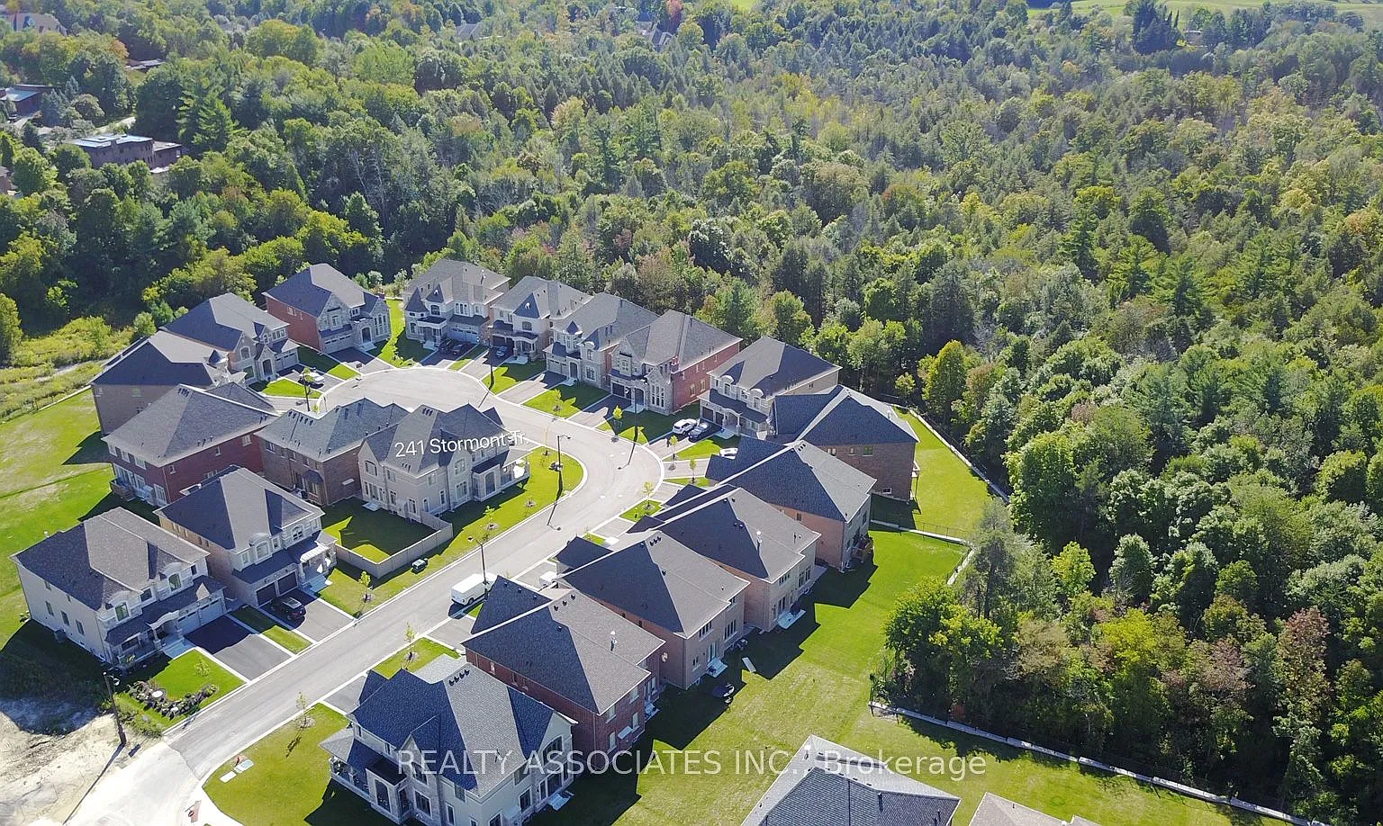4 bed, $6,800 — Photo 1