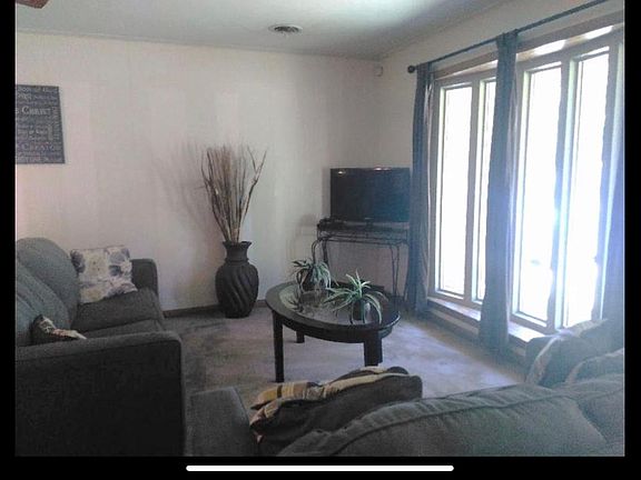 2nd image of 1109 Rogers St