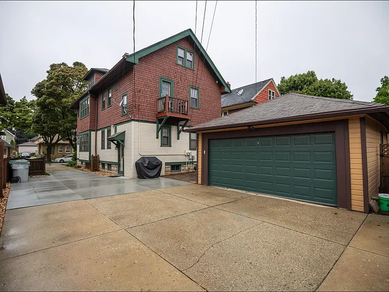 2348 N 55th St — Photo 11