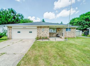 2944 Otsego Rd, Waterford, MI 48328