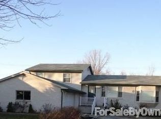 23388 Sibley Rd, Brownstown, MI 48193