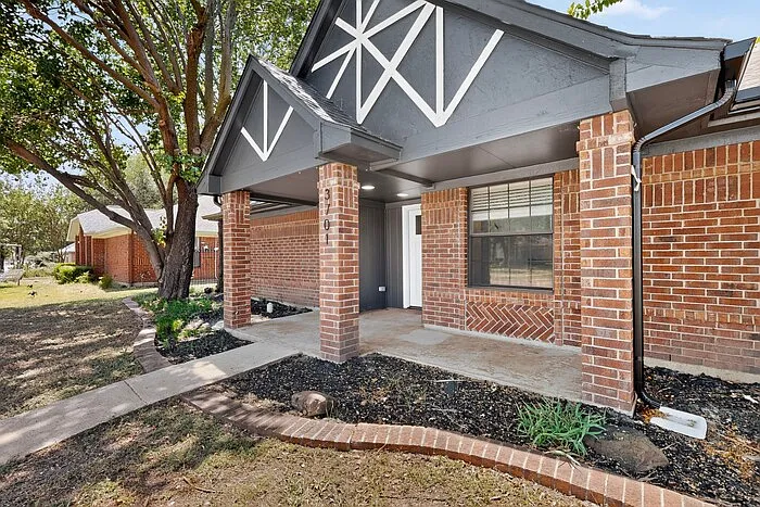 3701 University Dr — Photo 9