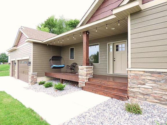 4th image of 1120 Park Ln