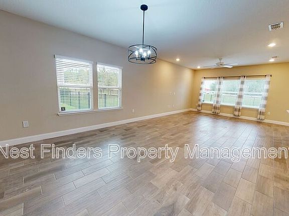 4th image of 201 Silver Creek Place St