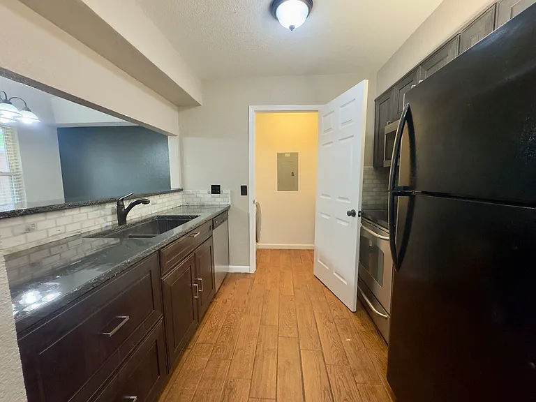 14002 Crossing Way E — Photo 7