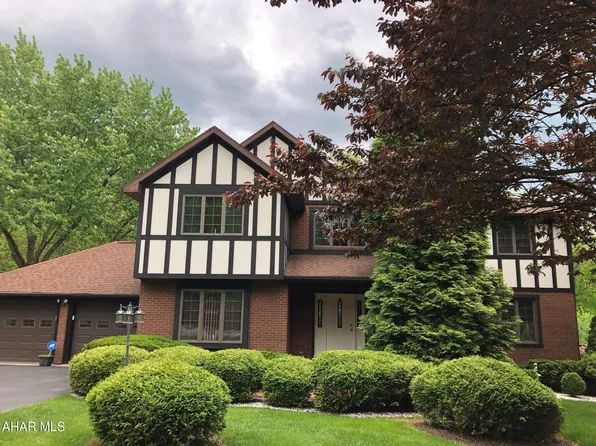 30 Sylvan Oakes Dr, Hollidaysburg, PA 16648