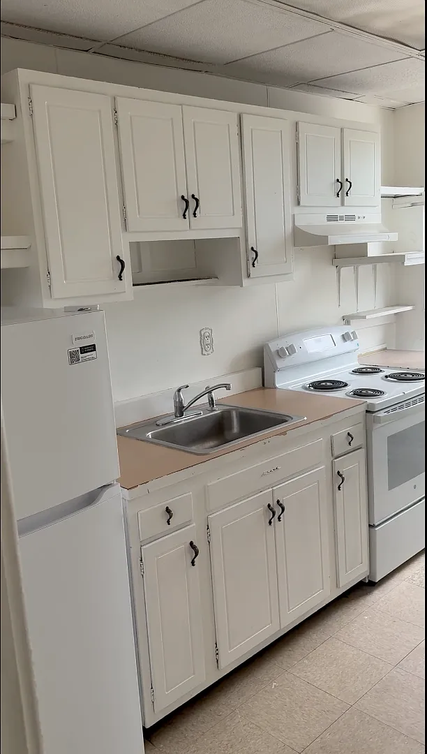 1 bed, $1,000 — Photo 2