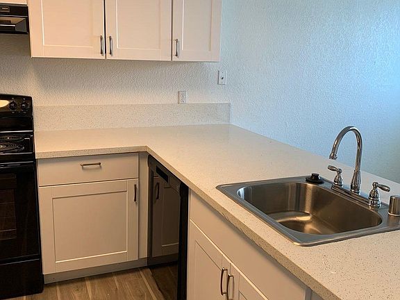 5th image of 5110 El Camino Ave #6