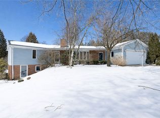 2 Hilltop Dr, Pittsford, NY 14534