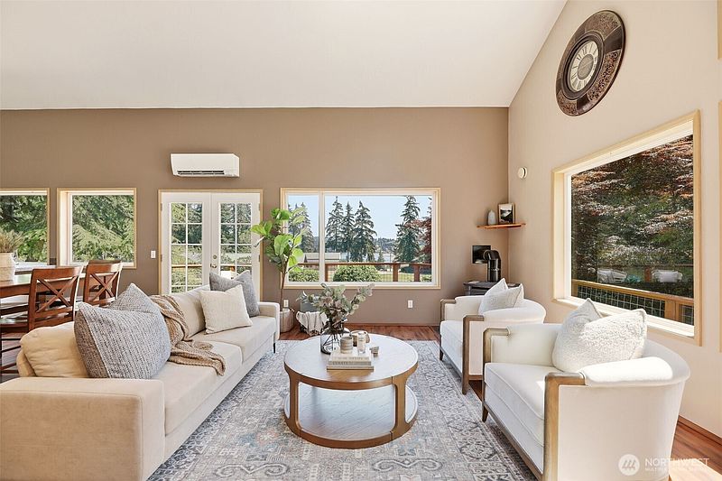 5th image of 5296 Slocum Way