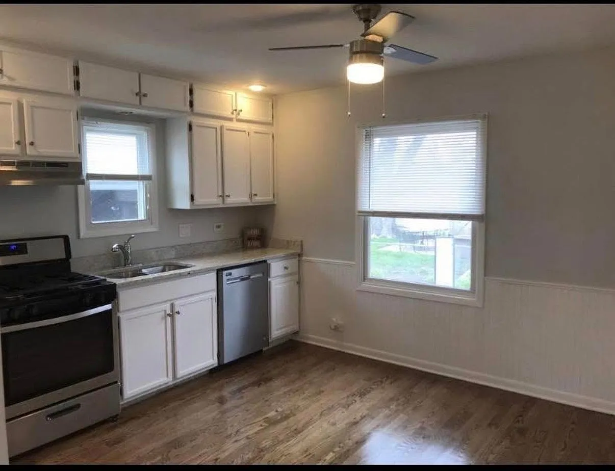 3 bed, 864 sqft, $2,900 — Photo 4