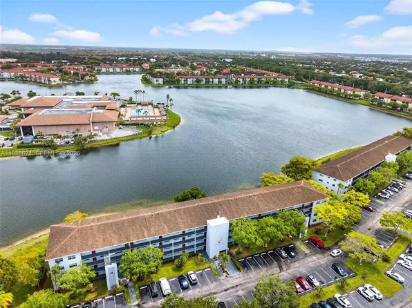 1301 SW 134th Way APT 313B, Pembroke Pines, FL 33027