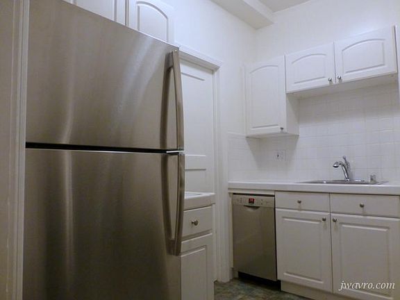 4th image of 2201 Pacific Ave APT 205