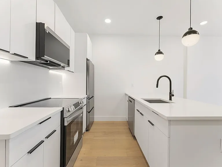 821 Quincy St #3 — Photo 2