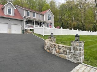 165 W Mombasha Rd, Monroe, NY 10950