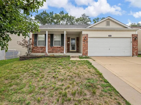1250 Oakholt Ct, Herculaneum, MO 63048