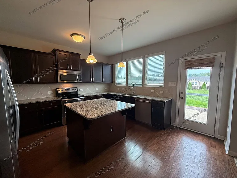 2486 Moss Grove Xing — Photo 4