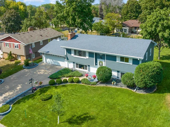 7310 Concerto Curv NE, Fridley, MN 55432