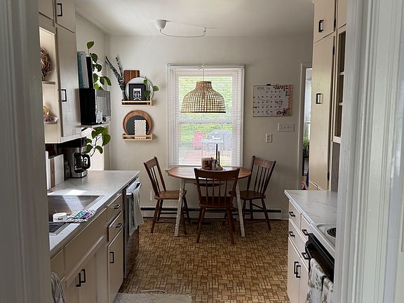 3rd image of 5712 Primrose Ave