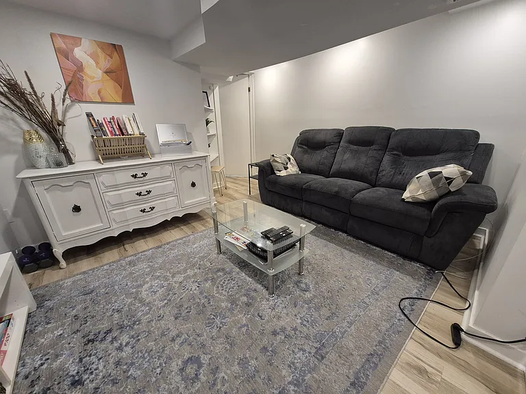 1191 Woodbine Ave #BASEMENT — Photo 6