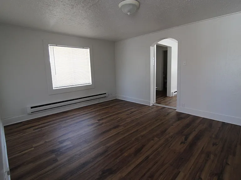 528 Torrey St — Photo 2
