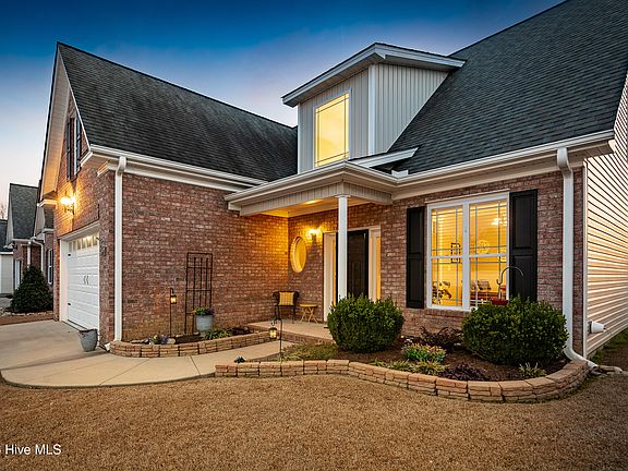 3rd image of 921 Dearborn Court
