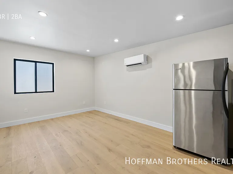 649 N Spaulding Ave #1/4 — Photo 6