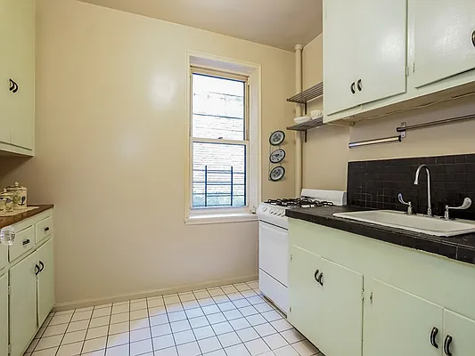 Sold by Sotheby's International Realty | media 7