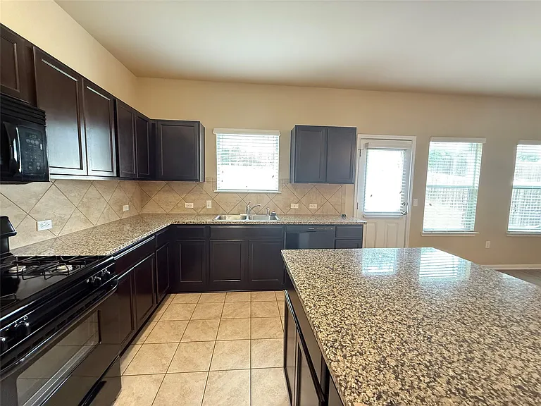 503 Libani Ln — Photo 15